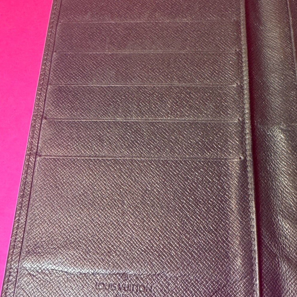 Louis Vuitton Epi Taiga Bundel green bifold wallet and key holder - Picture 11 of 15